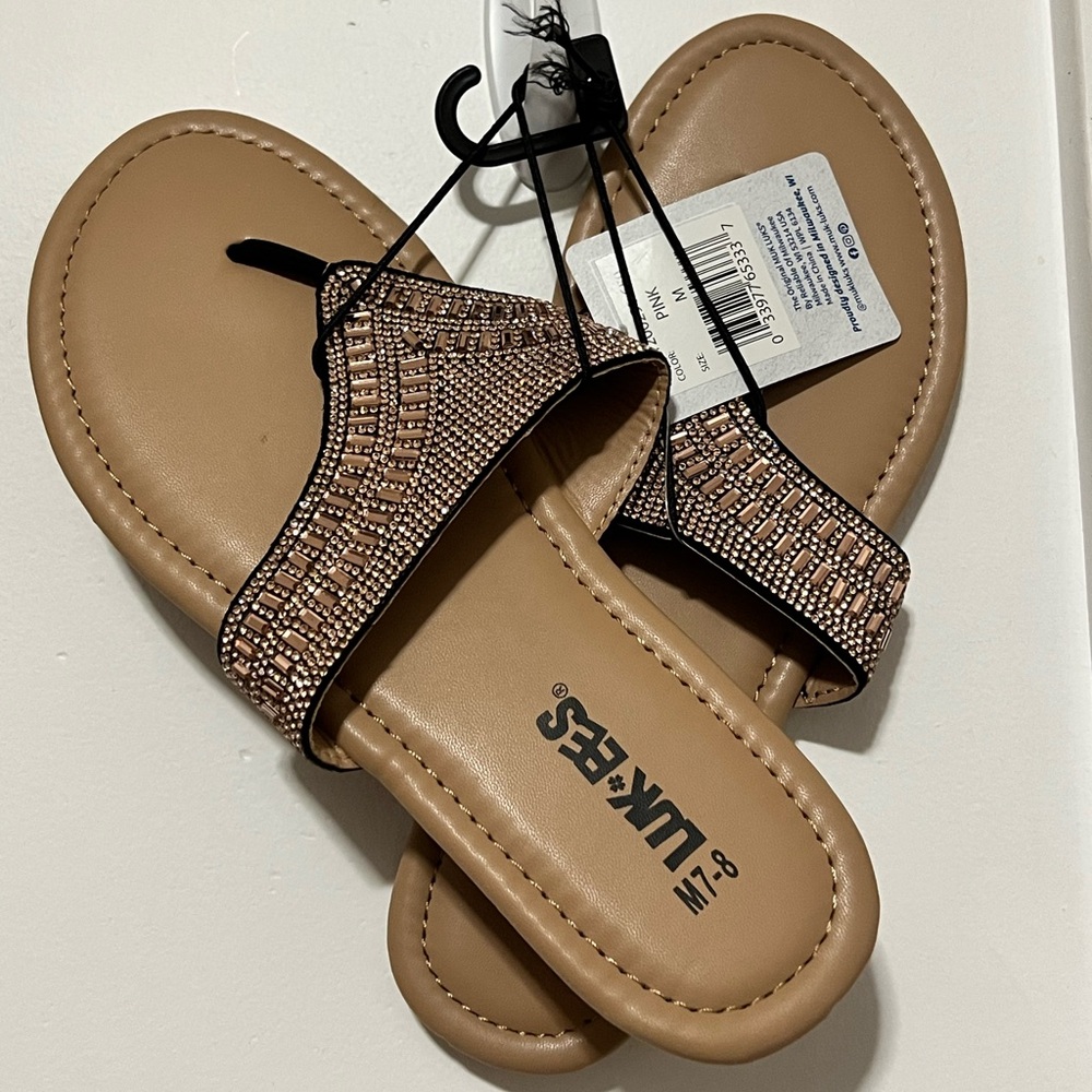 Muk Luks size 7/8. Slip on sandals. With rhinestones. Really pretty